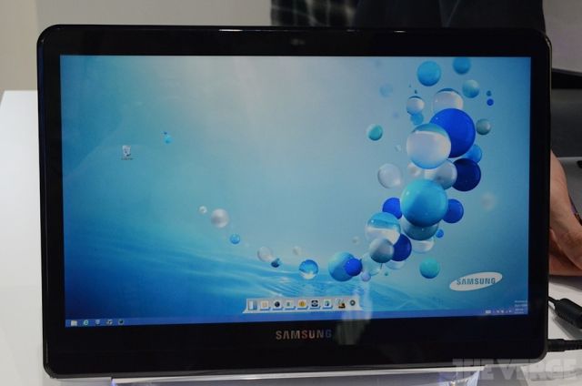 IFA 2012: Samsung se blýsknul prototypem notebooku s duálním displejem
