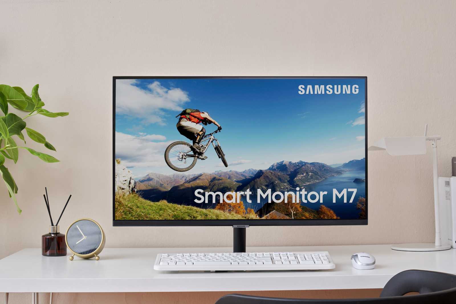 Smart Monitor M7 M5 01