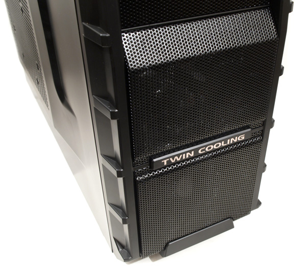 Eurocase ML 9805 TwinCooling – pekelný skelet