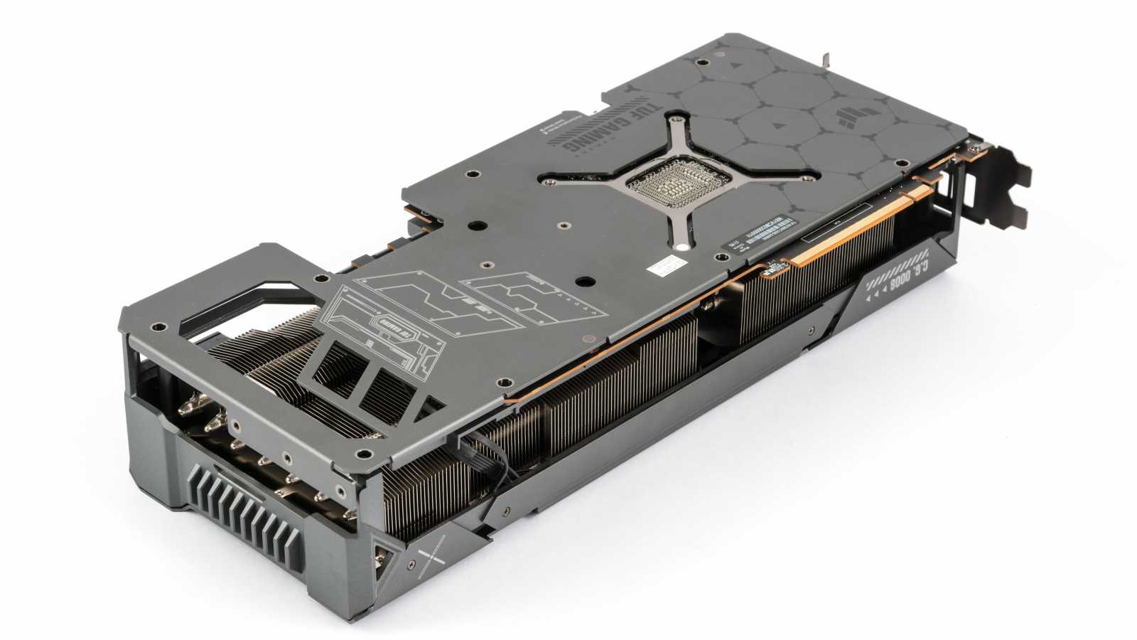 Asus TUF Radeon RX 7900 XT: Obrněnec se špičkovým chladičem