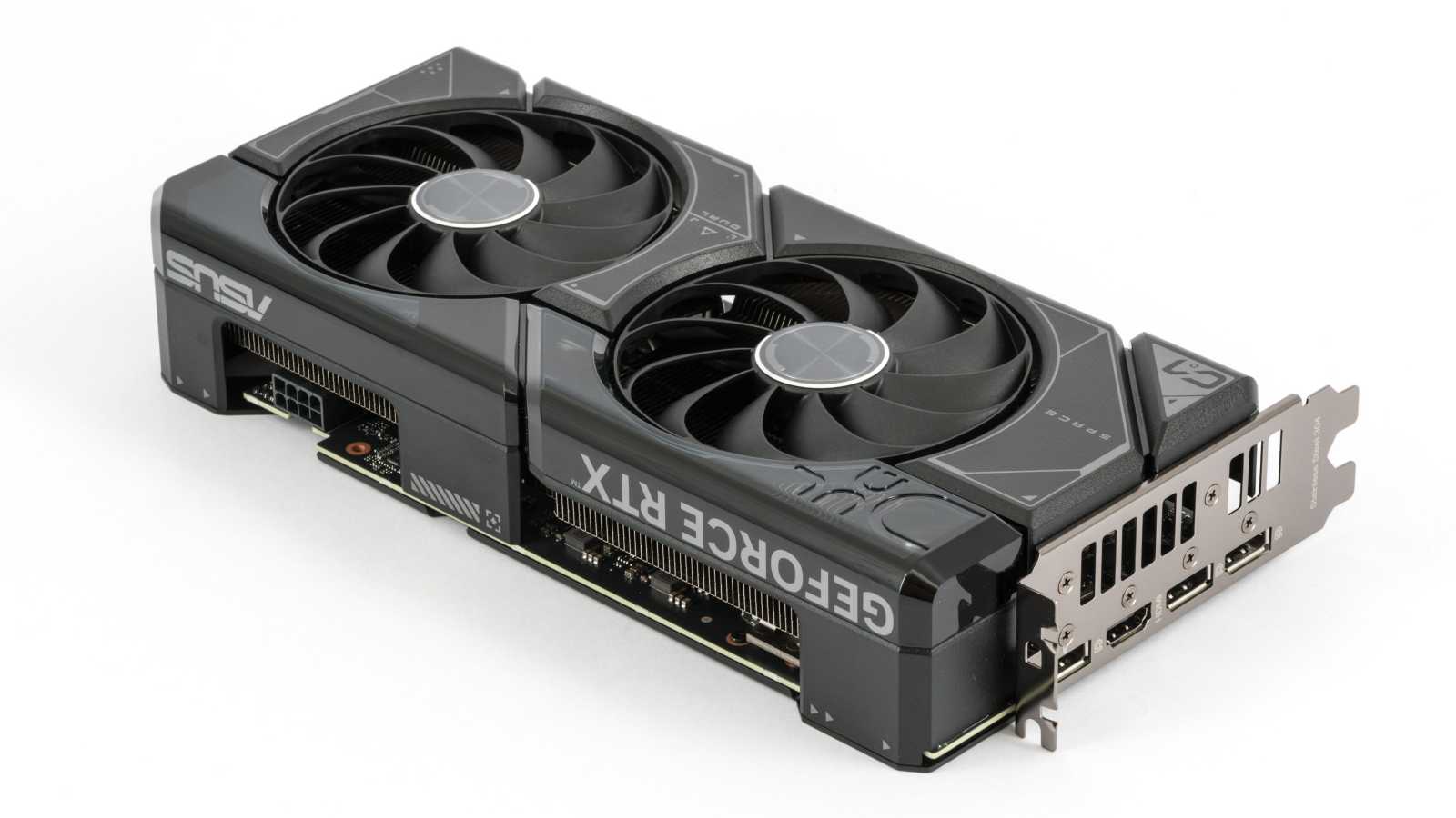 Asus Dual GF RTX 4070 12GB: Špičková i bez tisícikorunových příplatků