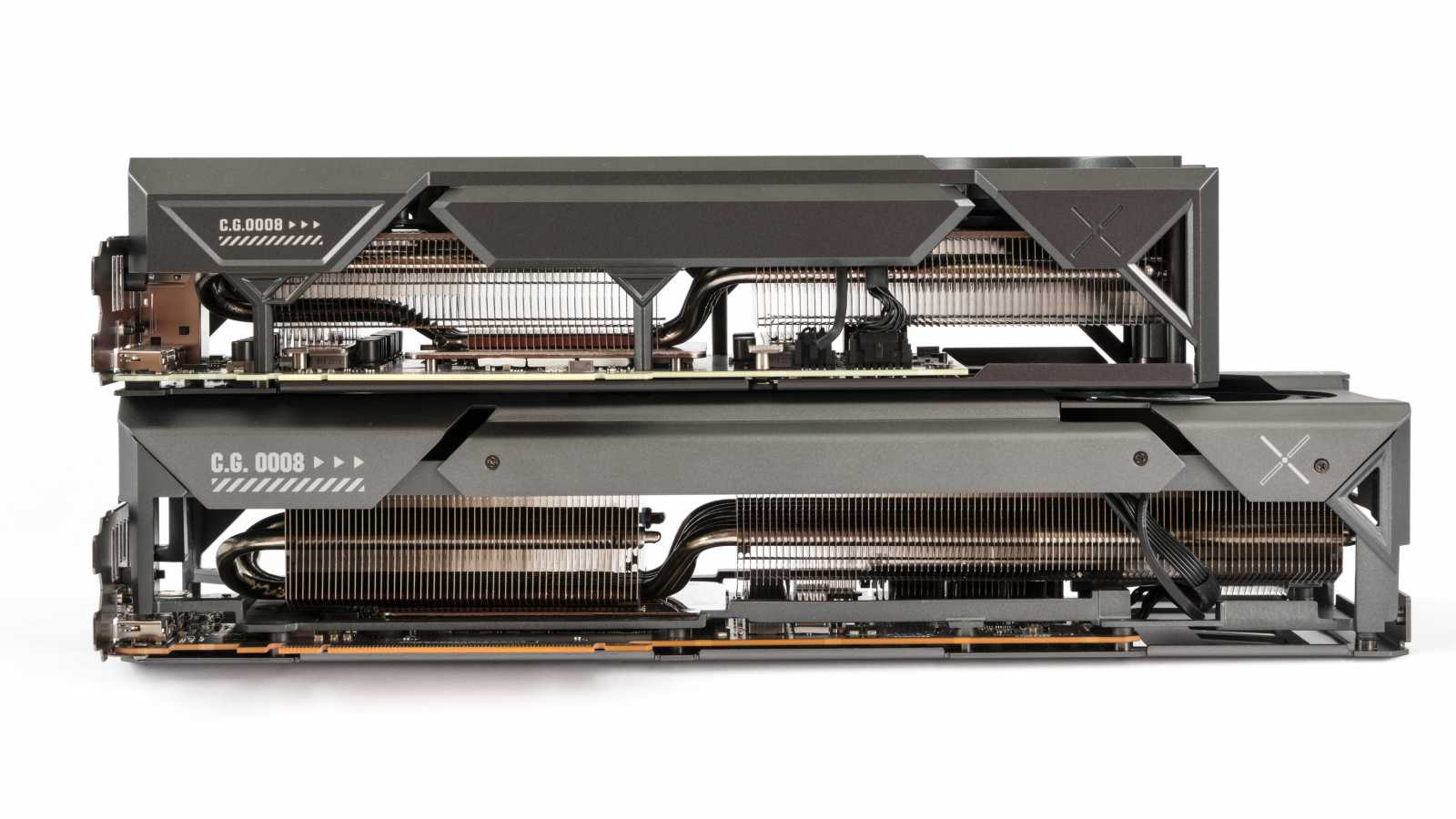 Asus TUF Radeon RX 7900 XT: Obrněnec se špičkovým chladičem