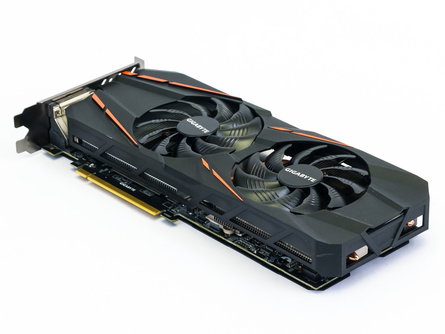 Dvě revize Gigabyte GTX 1060 G1 Gaming, dvě různé karty