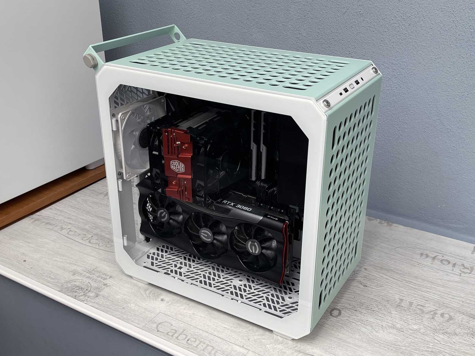 Test skříně Cooler Master Qube 500 FlatPack: Udělej si sám