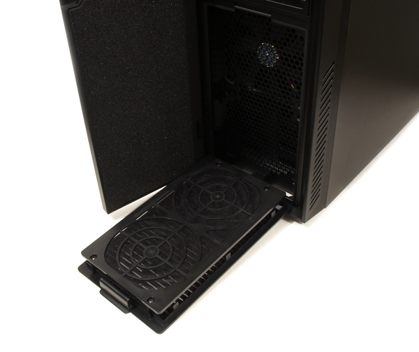 CoolerMaster Silencio 550 – nejlepší case za cenu okolo 1800 Kč