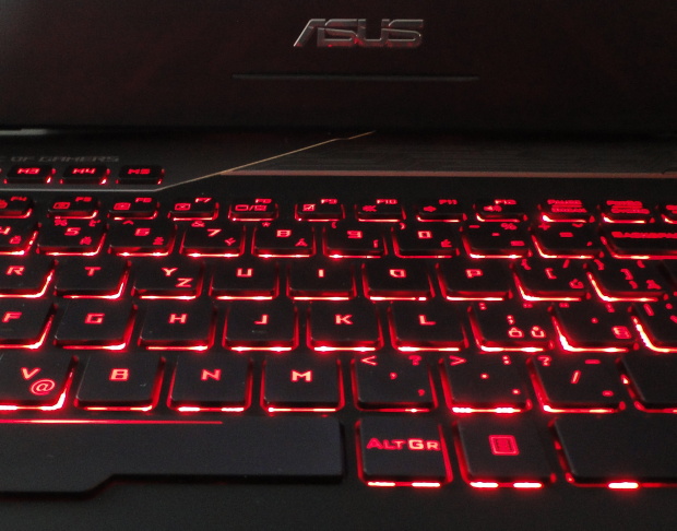 Asus G752VY: luxusní herní notebook s GeForce GTX 980M