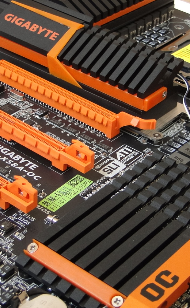 Gigabyte GA-X58A-OC – oranžový ďábel jen pro taktování