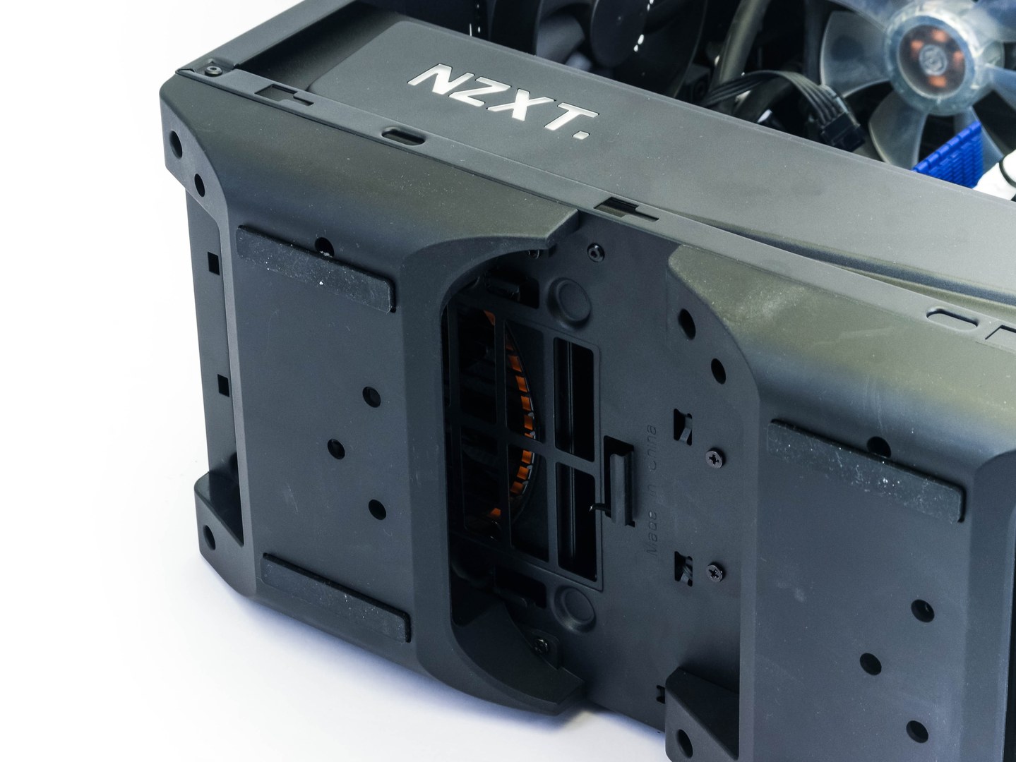 NZXT Manta: Malá skříň pro velké monstrum