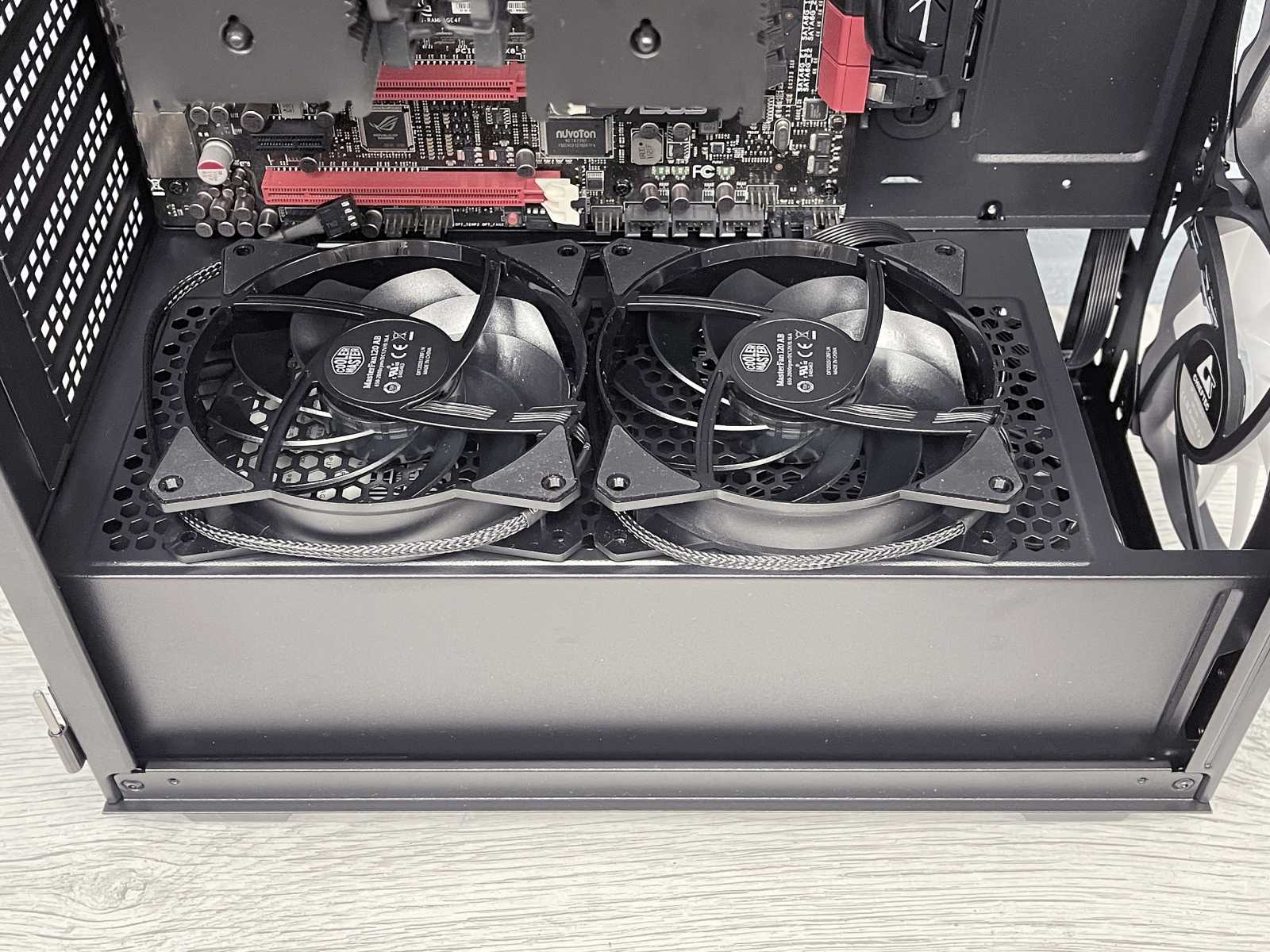 Test PC skříně Chieftec Hunter 2: vylepšený nástupce levného modelu