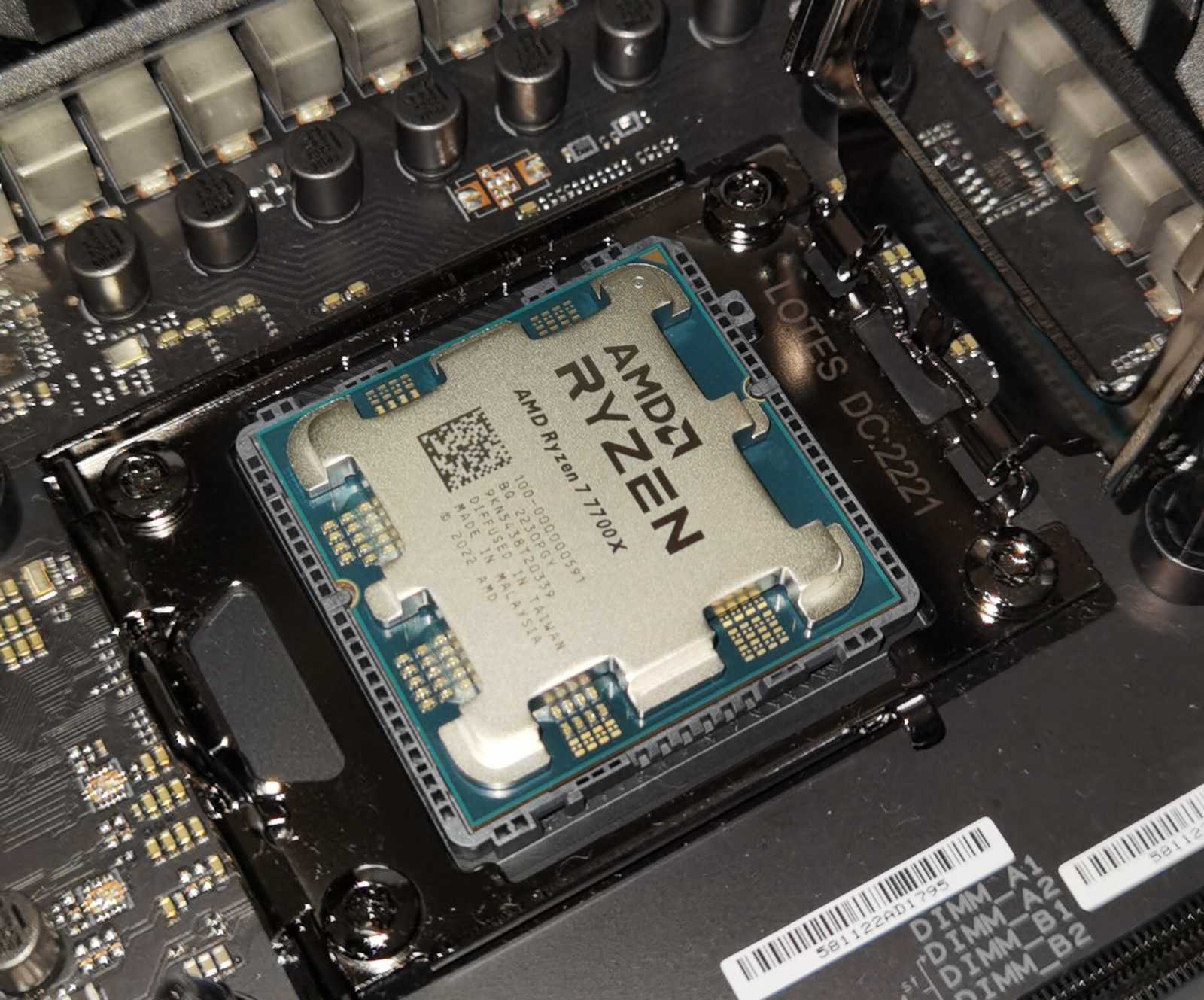 AMD Ryzen 7 7700X: Solidní výkon, na Core i7-12700K ale nestačí