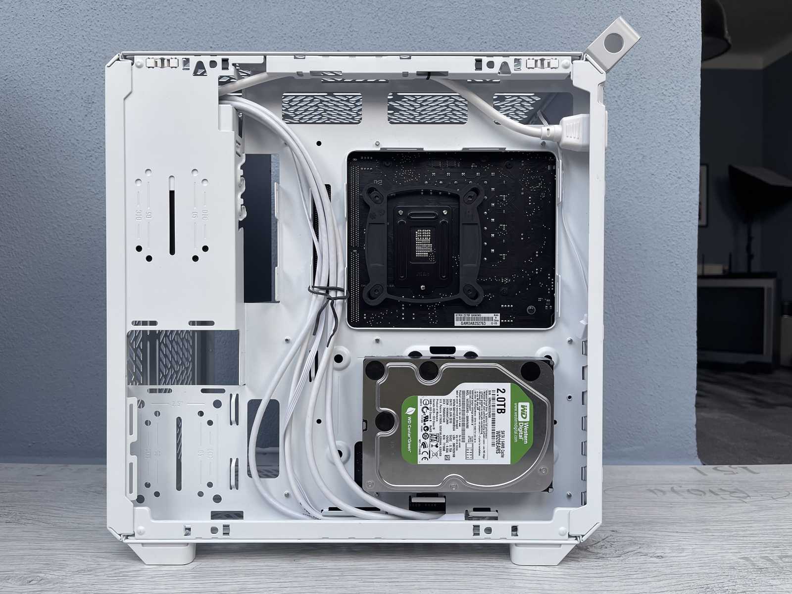 Test skříně Cooler Master Qube 500 FlatPack: Udělej si sám