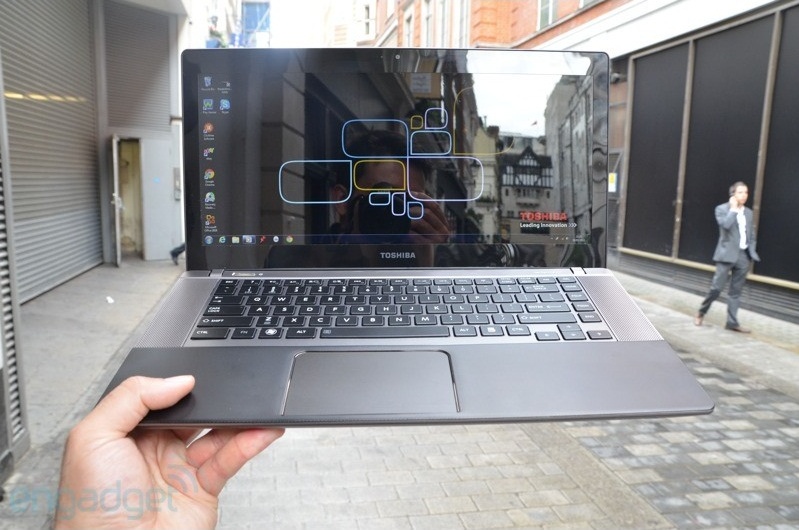 Toshiba má 14palcový ultrabook s poměrem stran 21:9