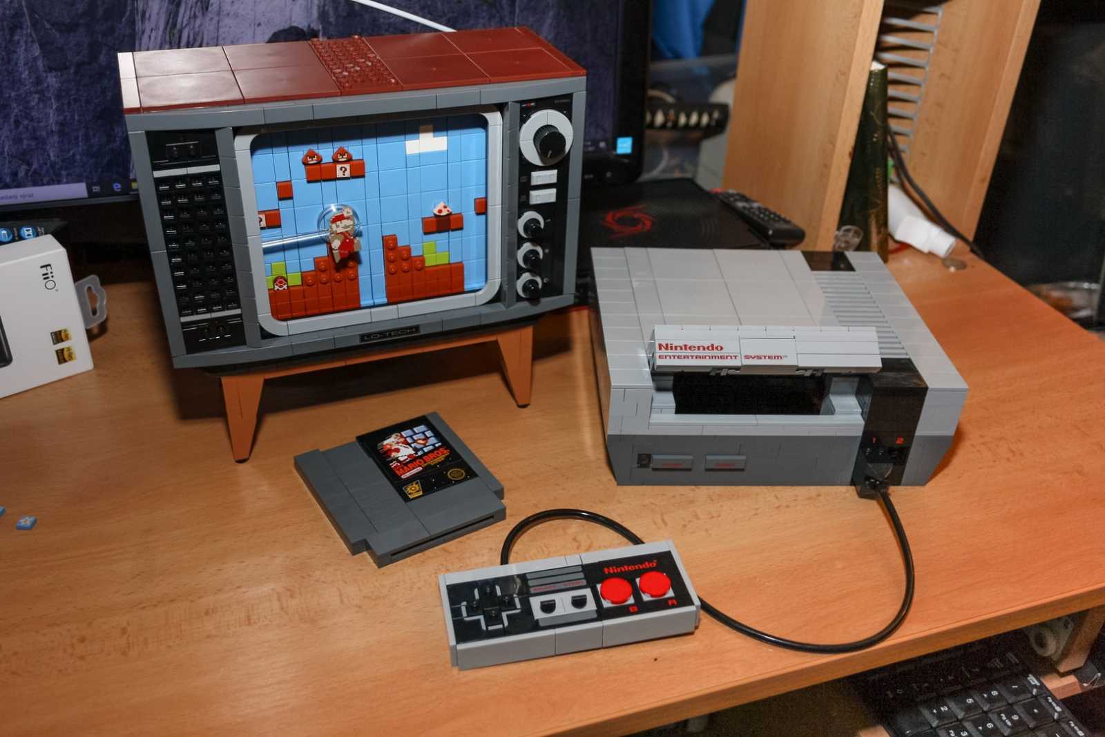 NES, jeho jméno je Lego NES!