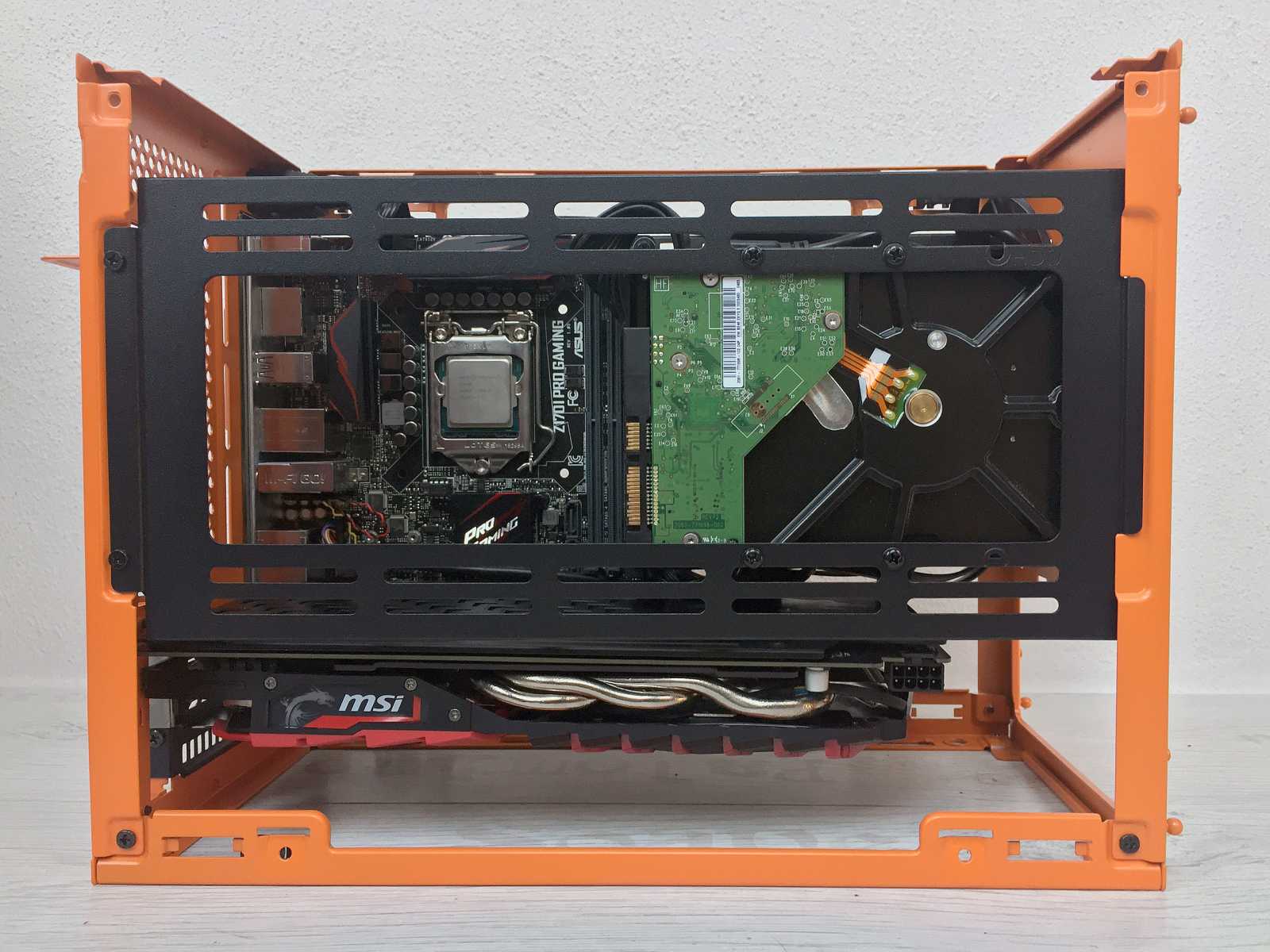 Test mini-ITX skříně Cooler Master MasterBox NR200P Color