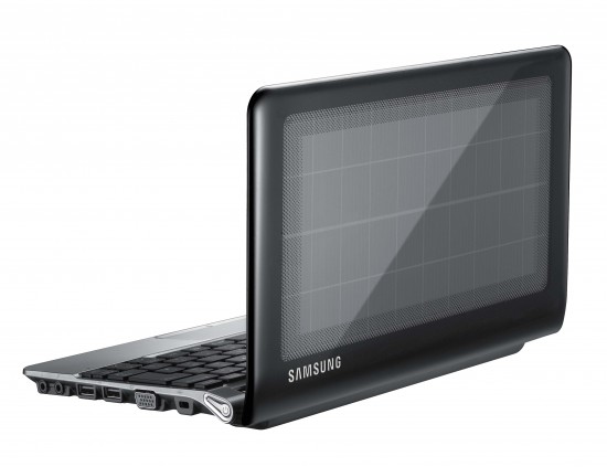 Ideální partner na cesty, kde chybí zásuvka? Netbook na solární pohon od Samsungu