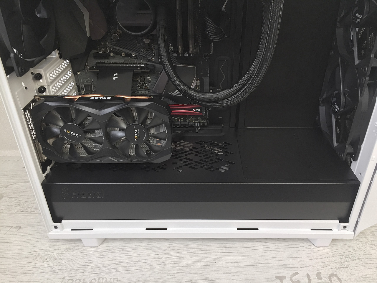 Test skříní Fractal Design Meshify 2 a Meshify 2 XL