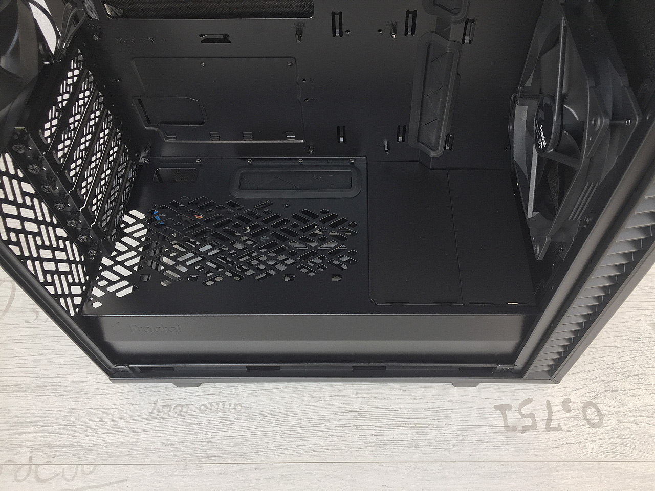 Fractal Design Define 7 Compact – pošleme céčko do penze?