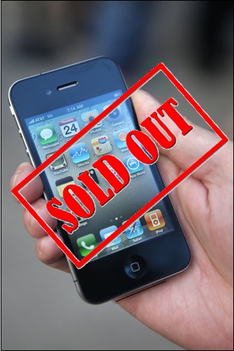 Uvedení iPhone 4 provází šílenství - první den je vyprodáno