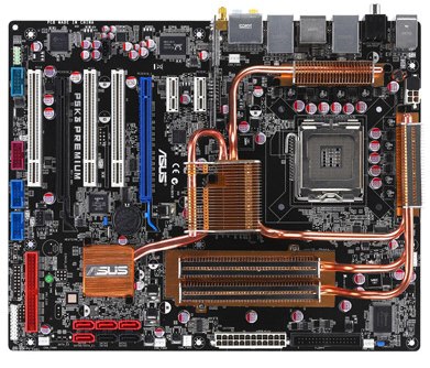 Čtyři základní desky pro platformu Intel: 2x Asus, 1x EVGA, 1x Abit