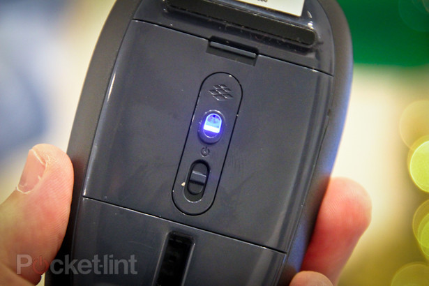 Microsoft odhalil počítačovou myš Explorer Touch Mouse s technologií Bluetrack