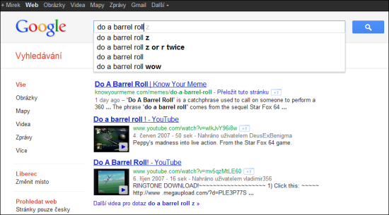 Vtípky pana Google. Zkuste vyhledat frázi „do a barrel roll“ 