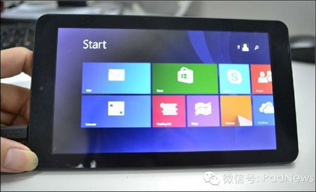 Takhle vypadá nejlevnější tablet s Windows 8.1 Emdoor EM-I8170