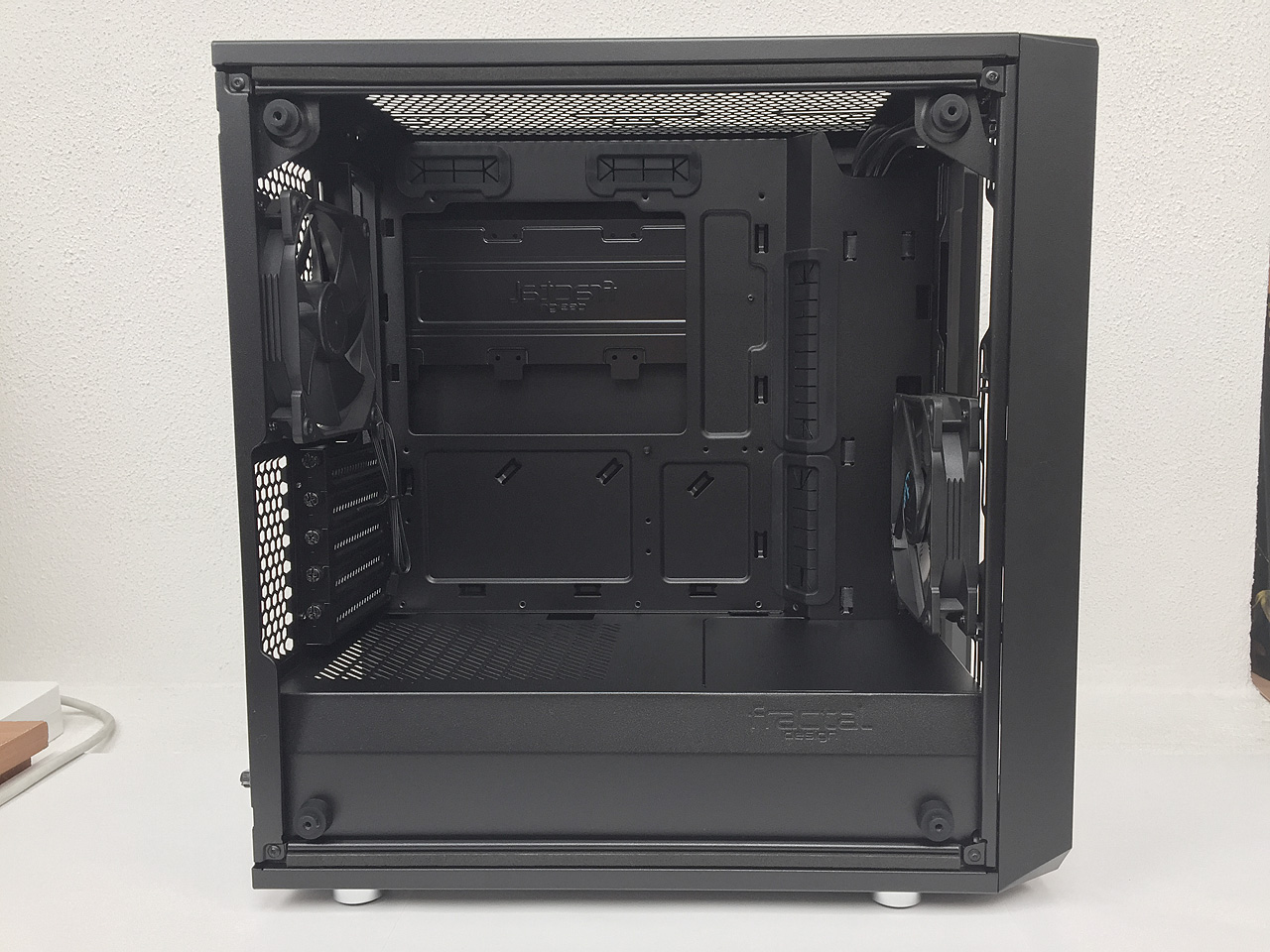 Fractal Design Meshify C Mini Dark TG – mATX skříň