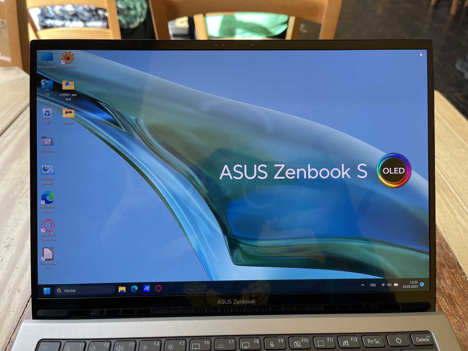 Asus Zenbook S 13 OLED: Udržitelný ultrabook pro každodenní použití!