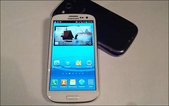 Samsung testuje Android 4.1 na Galaxy S III. Dočká se jej nakonec i Galaxy S II?