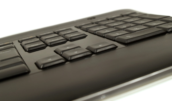 Logitech Wireless Illuminated Keyboard – průvodce tmou