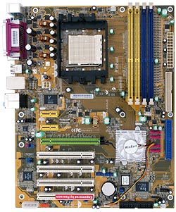 Test trojice základních desek pro socket 939