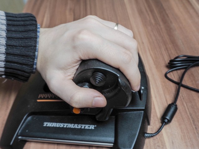 Joystick Thrustmaster T.16000M FCS HOTAS pro každého pilota