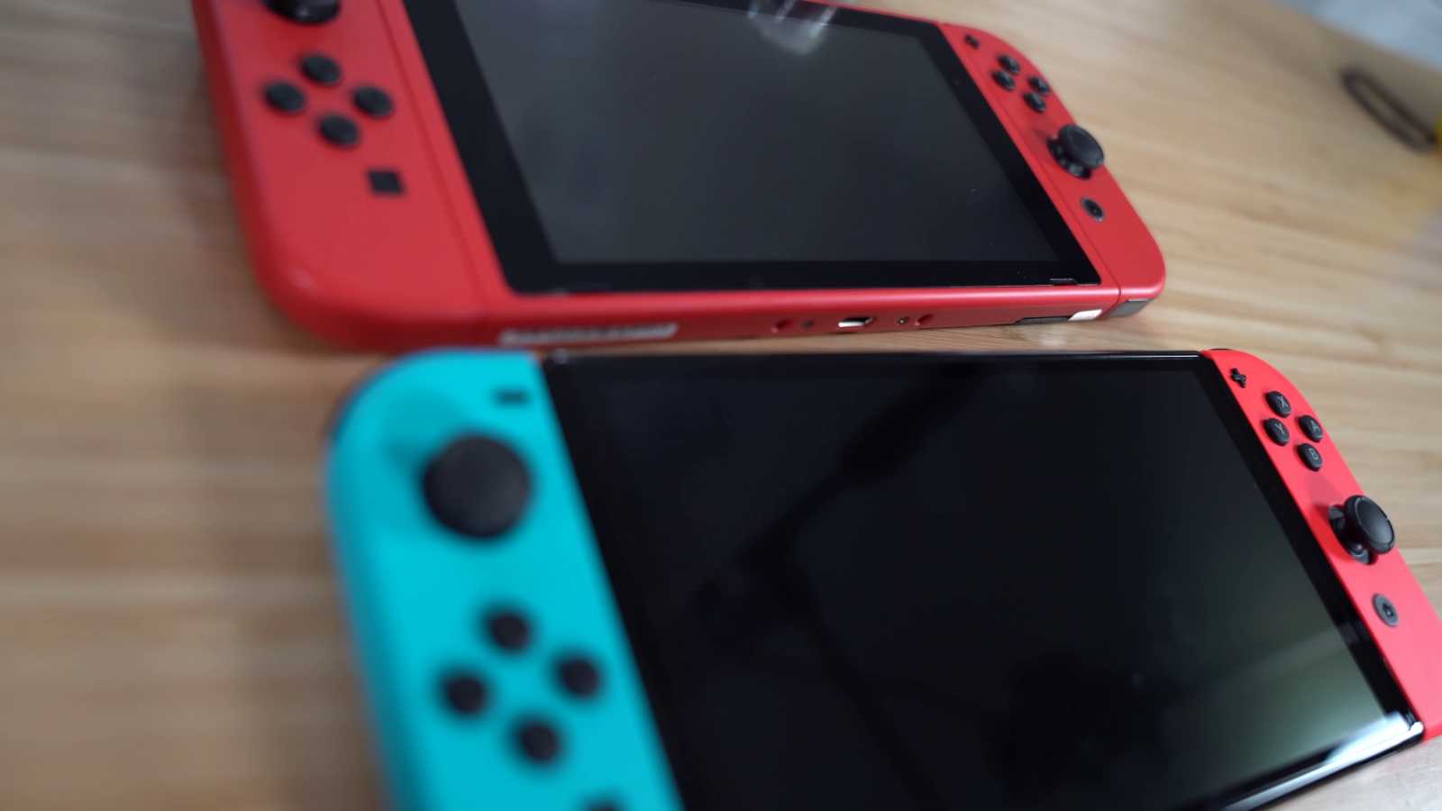 Nintendo Switch v klasické a OLED variantě