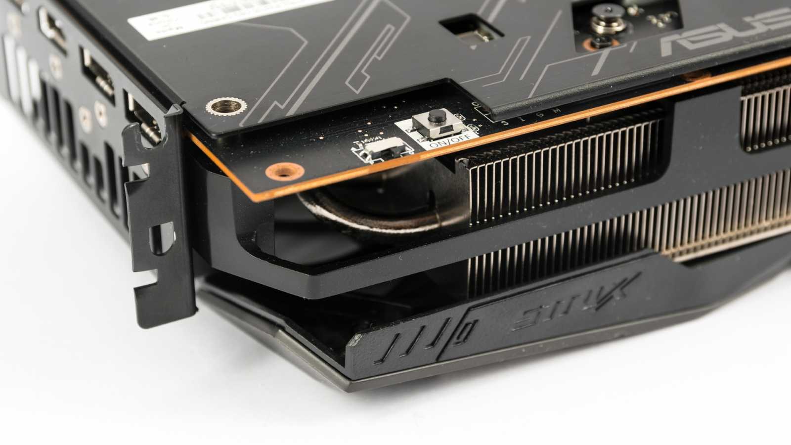 Asus ROG Strix RX 5700: karta bez kompromisů