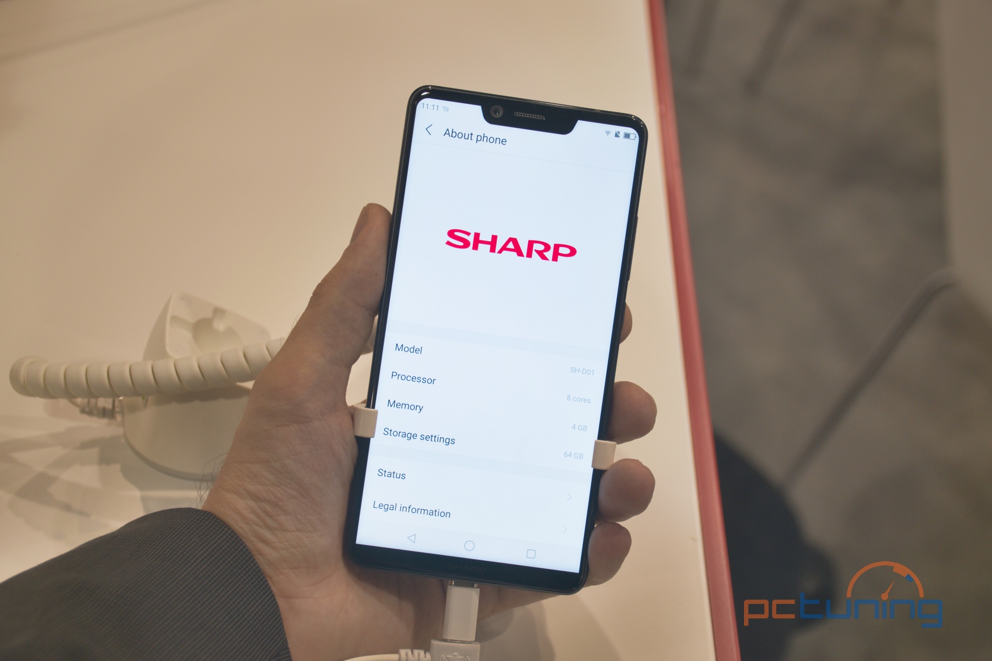 Sharp přináší do Evropy další telefon. Aquos D10 má výřez jako ostatní [IFA]