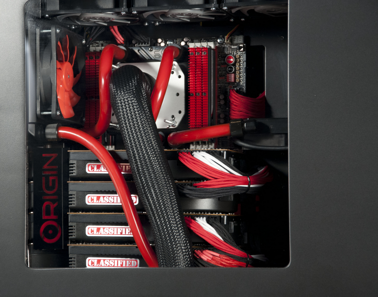 CES: Origin Genesis PC - Šestijádrový procesor Intel na taktu 5,7 GHz s teplotou -40 °C a k tomu čtyři GeForce