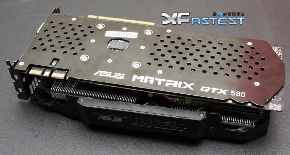 ASUS GTX 580 Matrix Platinum: ďábel myslí jinak [nové fotografie]