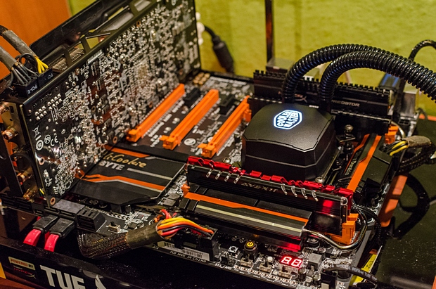 Velký test pamětí DDR4: vybíráme 4× 4GB kit pro Haswell-E