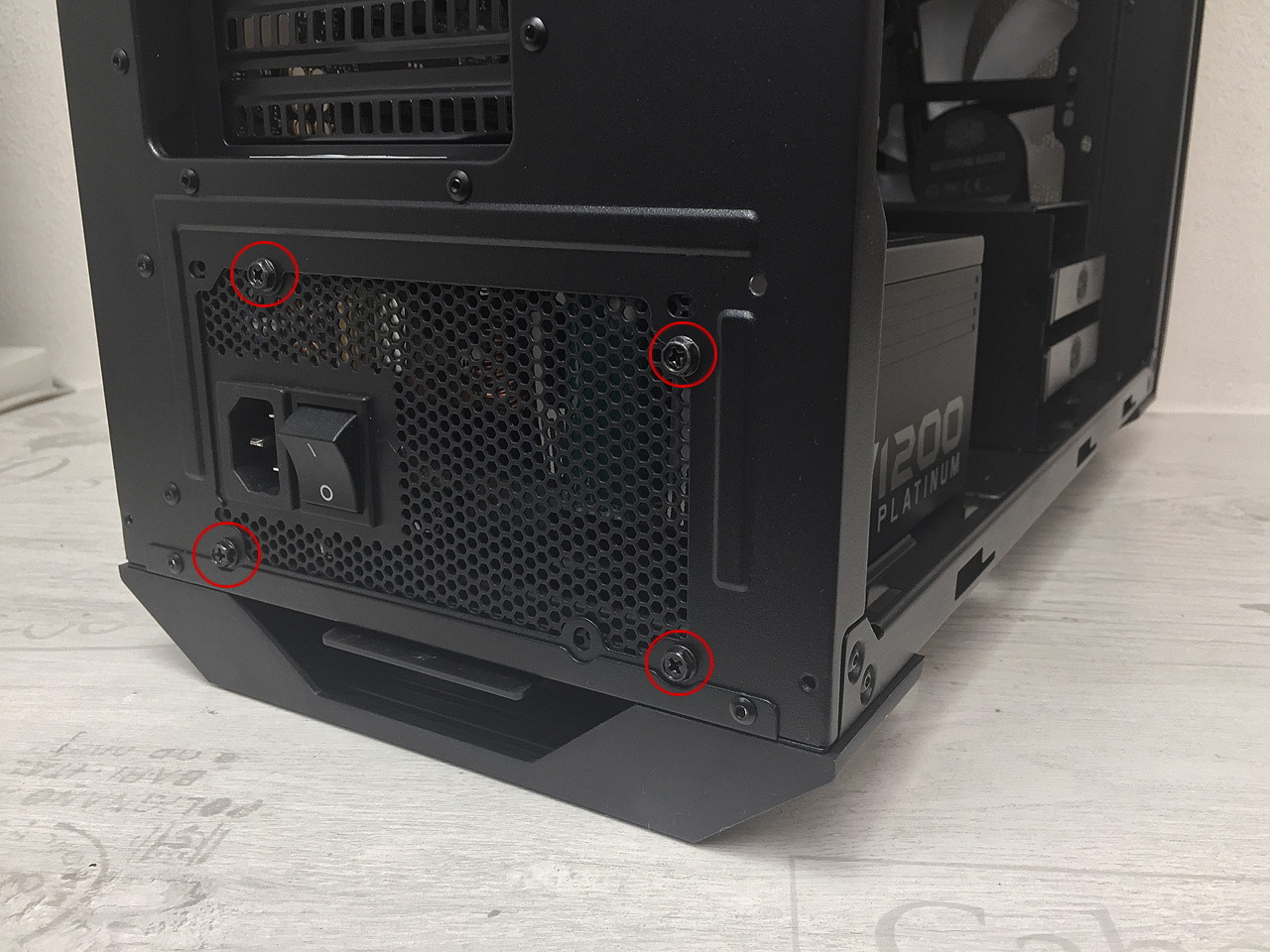 Cooler Master MasterCase H500 ARGB – nejnižší HAF