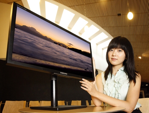 Nové monitory Samsung