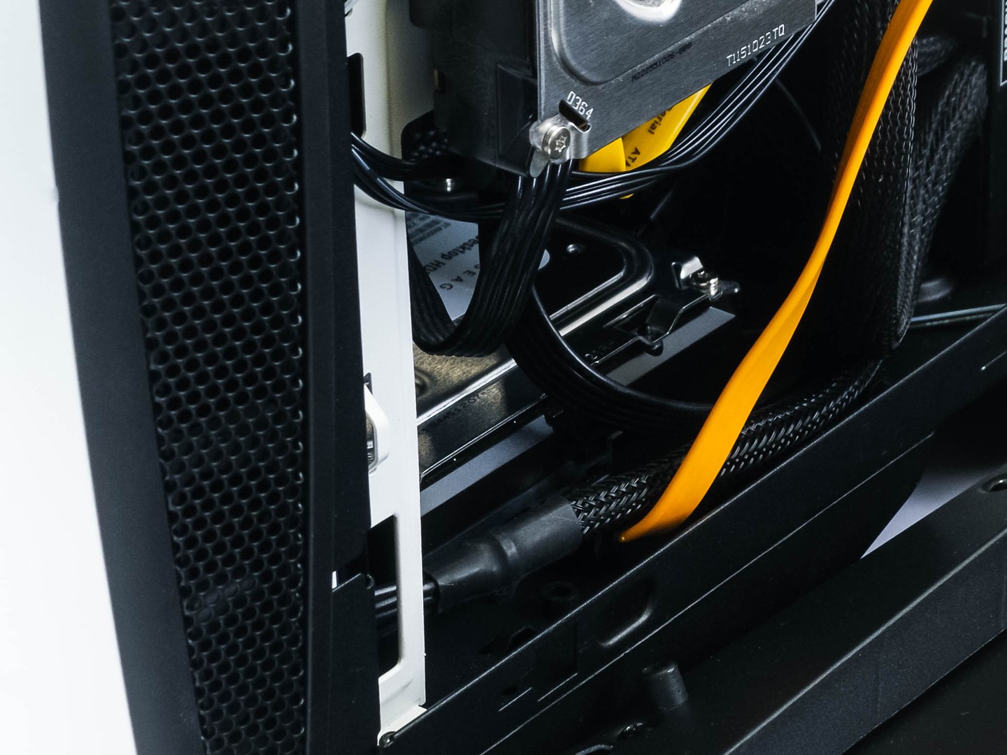 NZXT Manta: Malá skříň pro velké monstrum