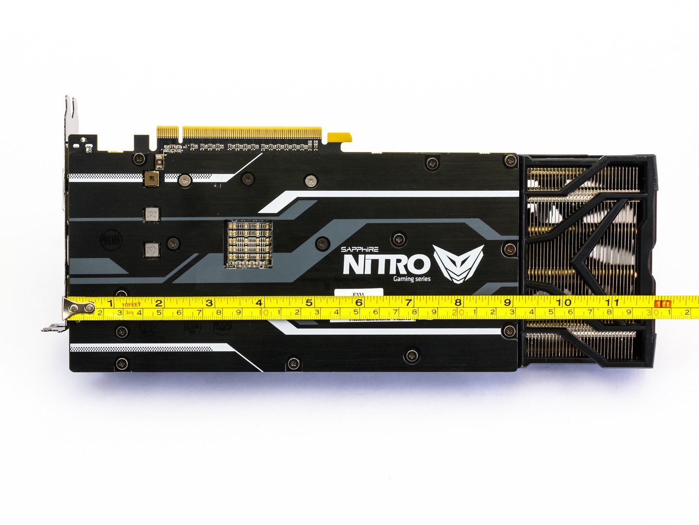 Sapphire Nitro R9 Fury v testu: Levnější, výhodnější, ale...