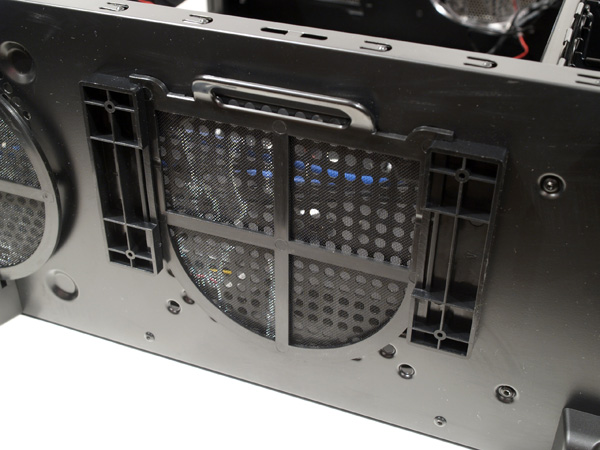 Eurocase ML 9805 TwinCooling – pekelný skelet