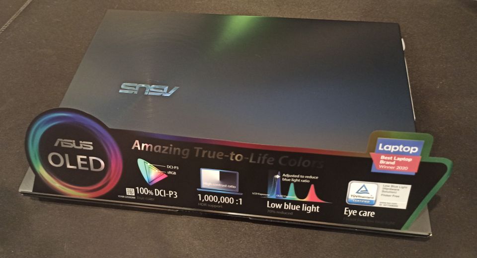 ASUS Zenbook UX5400E – výkonný prcek s OLED a Screenpadem