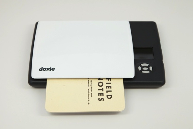 Doxie Flip: Přenosný skener na baterie za 149 dolarů
