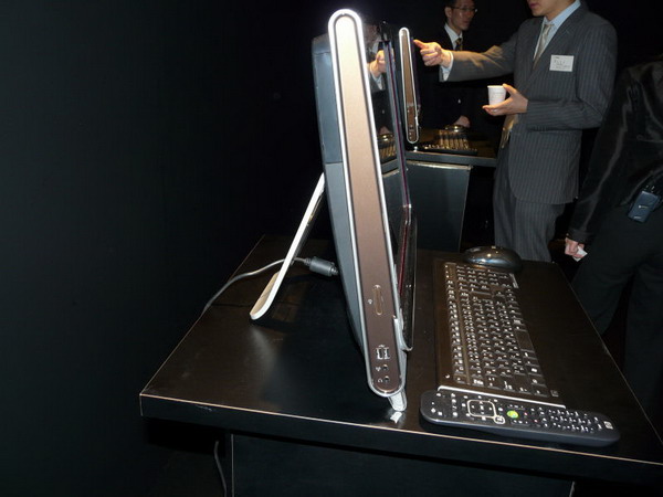 HP oznámilo all-in-one TouchSmart PC