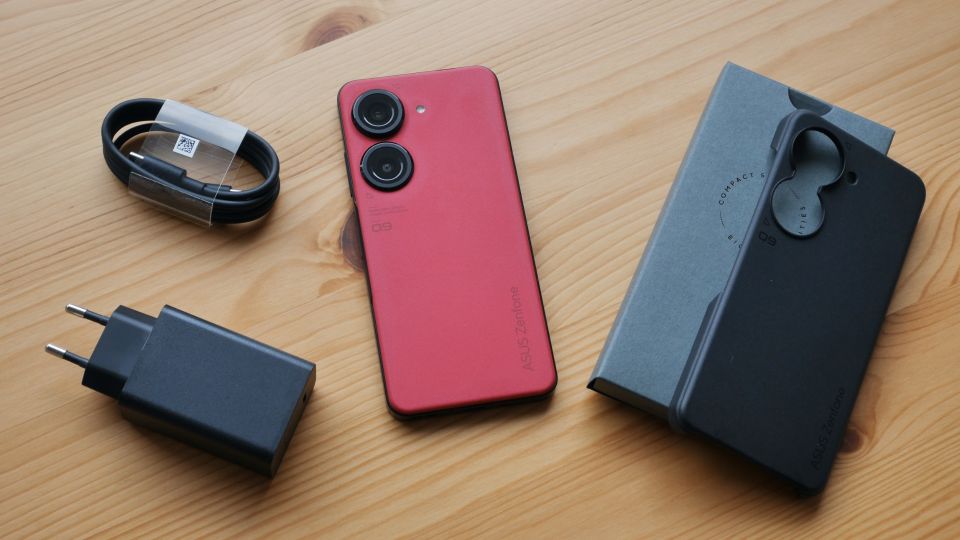 Recenze Asus Zenfone 9: malý superphone umí potěšit i nemile zklamat