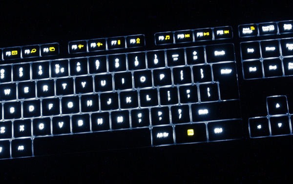 Logitech Wireless Illuminated Keyboard – průvodce tmou