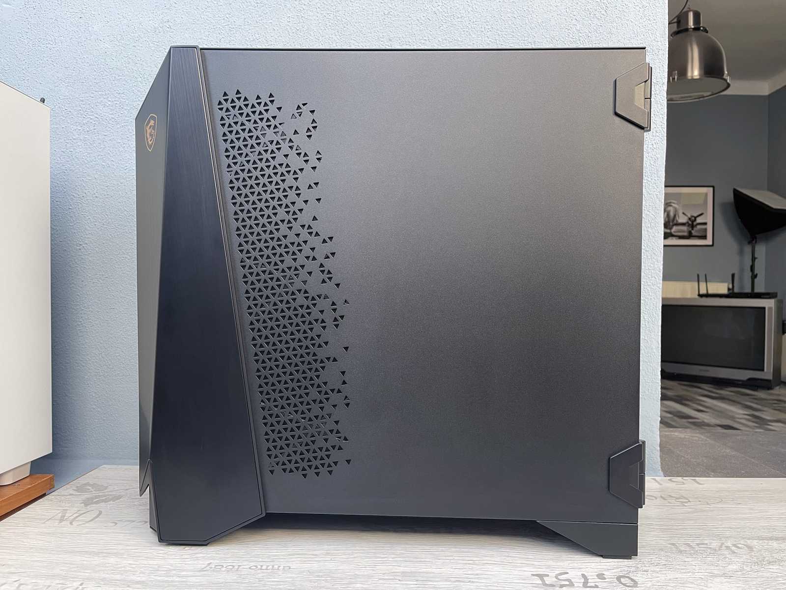 Test skříně MSI MEG PROSPECT 700R – velký displej coby oceněná inovace