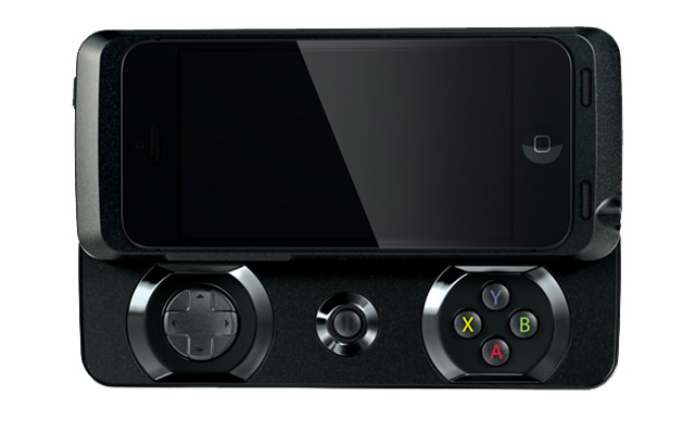 Razer Junglecat – gamepad pro iPhone, který vypadá jako Xperia Play